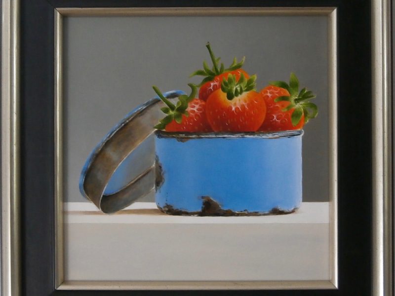STILLEVEN AARDBEIEN IN BLAUW EMAILLE STILLEVEN AARDBEIEN IN BLAUW EMAILLE