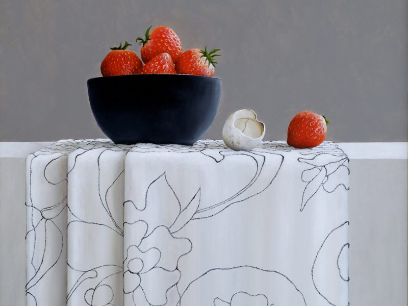 stilleven met aardbeien en verlaten ei stilleven met aardbeien en verlaten ei